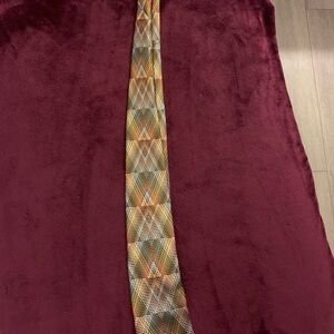 Jhane Barnes silk tie​​​​​​​​​​​​​​​​​​​​​​​​